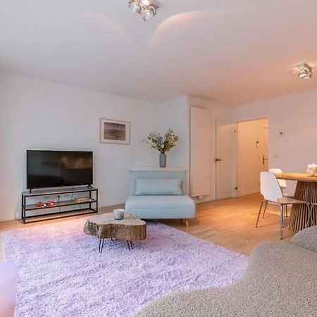 Bright apartment nearby the beach in De Haan Buitenkant foto