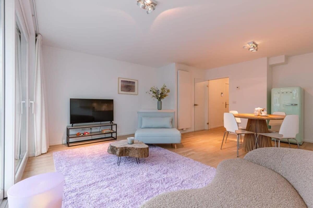 Bright apartment nearby the beach in De Haan Buitenkant foto